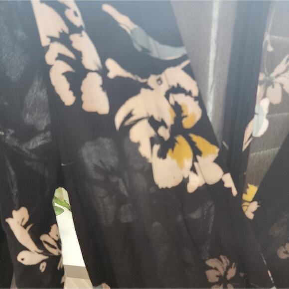 YUMI KIM BLACK FLORAL ROMPER NEW SIZE MED - Picture 3 of 9